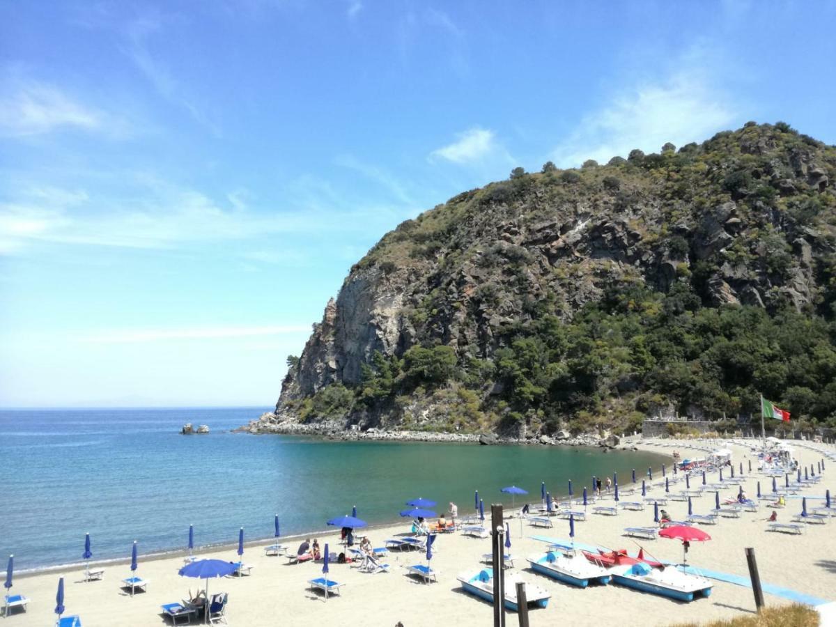 Baia San Montano * Lacco Ameno (Isola d'Ischia)